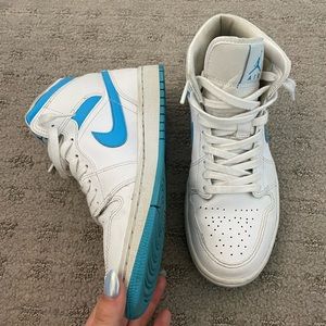 women’s jordan 1 mid